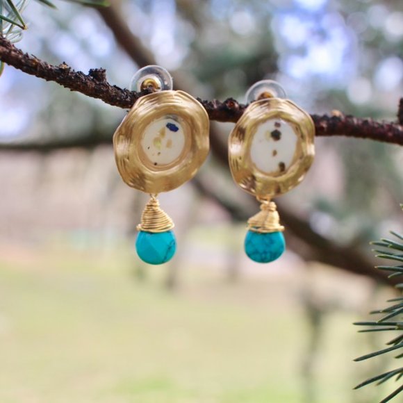 New Gold Crushed Shell Turquoise Drop Earrings - Picture 9 of 10